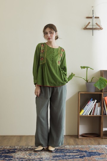 Pakka手工刺繡綠色側摺上衣