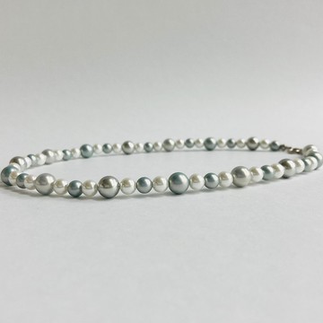 玻璃混色珍珠項鍊 / 6x8mm 約42cm+5cm / 藍x白混色 / made in japan