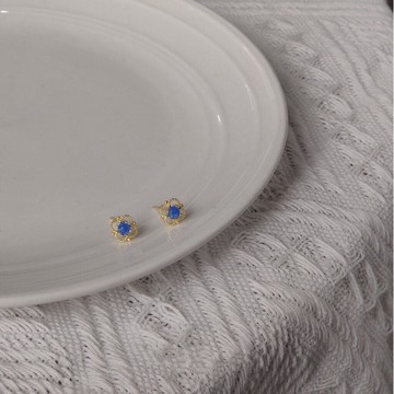 小巧復古耳環 Y32 日韓流行時尚 S925 銀針 迷你 小巧 藍色點綴 鏤空小花朵 日常百搭 耳飾 耳環