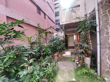 枝枝不倦 專約｜金龍湖溫馨雙併車墅 ｜新北市汐止區民族二街