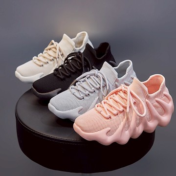 情侶款百搭透氣襪子鞋女夏新款飛織運動鞋八爪魚休閑男鞋