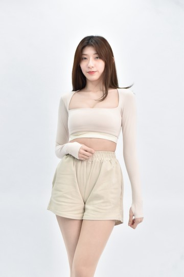 (S) 【里唯私服】her now修身短版 bra top杏色長袖上衣