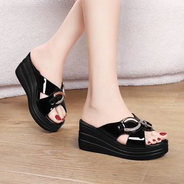 夏季鉆石金屬扣裝飾真皮一字拖鞋日出行百搭亮面光面休閑時尚外穿