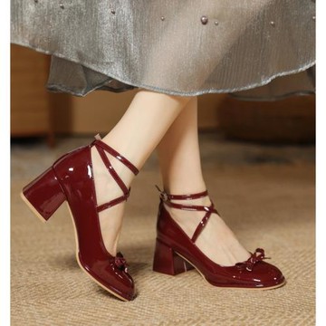 復古瑪麗珍鞋女2025年新款春秋粗跟婚鞋漆皮單鞋紅色高跟鞋一字帶