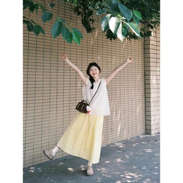 夏裝穿搭一整套奶fufu溫柔風飛飛袖別致上衣A字高腰半身裙兩件套