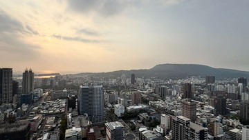 ☘︎黃瀅庭☘中央花園｜高樓層｜景觀四房雙平車｜高雄市前金區中華三路