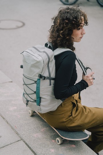 【DOUGHNUT】13吋 防潑水 小後背包 滑板包 水壺格 韓系-灰綠 STC