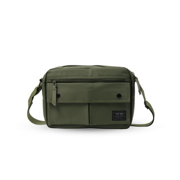 【YUN JOIN】EMBER 經典側肩包-軍綠色  側背包 斜背包 公事包 收納 防潑水【超強7層收納】