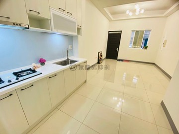 二聖.瑞隆.輕軌機廠站門前停車一+二樓美寓｜高雄市前鎮區瑞西街