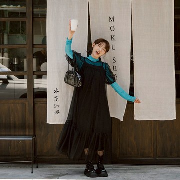 QUEENSHOP_F 澎袖造型網紗兩件式長洋裝 兩色售 S/M 現+預 【01087146】