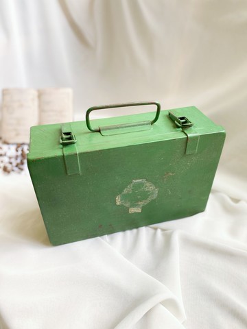 【好日戀物】德國vintage/antique二次世界大戰醫藥急救箱/綠色