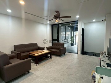 大坪頂全新雙車孝親別墅 室內簡易裝潢 採光通風佳｜高雄市小港區高坪六十六路