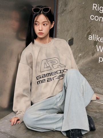 胸前英文印花大學T