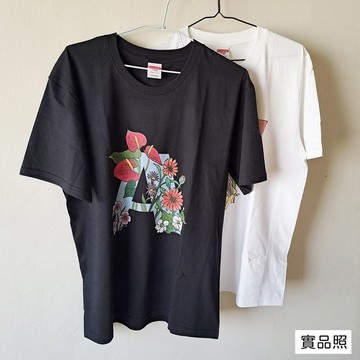 【預購商品】花卉字母 T-Shirt
