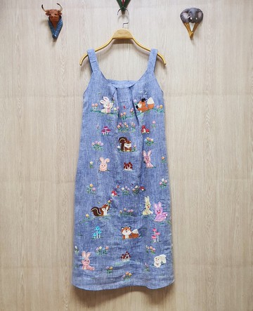 手工刺繡連衣裙、狐狸、兔子、刺猬、松鼠、花、蘑菇