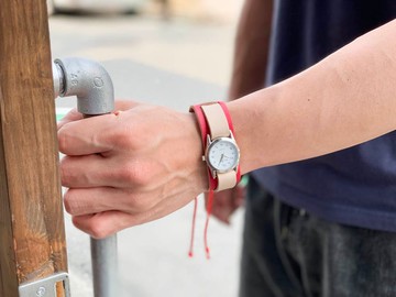 WPILES 亮紅衝擊邊框 W 樁手錶 Tararin 代碼 WPW-RWW-R