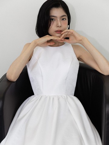 ANNA HALTER DRESS [WHITE]