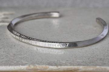 交織的光芒與相連的情感 綠碧璽・藍月光石