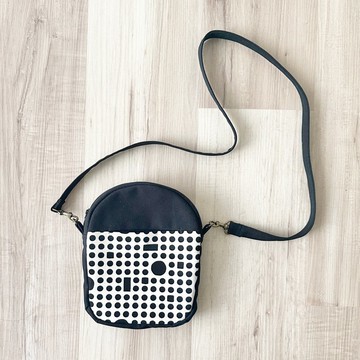 【River】側背小圓包/日本布料/幾何/黑