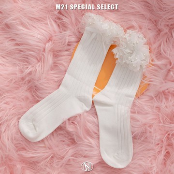 MISS 21 甜酷蕾絲拼接蝴蝶結小珍珠裝飾純色中筒襪－白