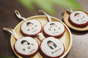 客製化姓名吊牌 / 手繪+刺繡 / Q版似顏繪