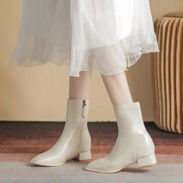 內增高春秋薄款淺色英倫風短靴