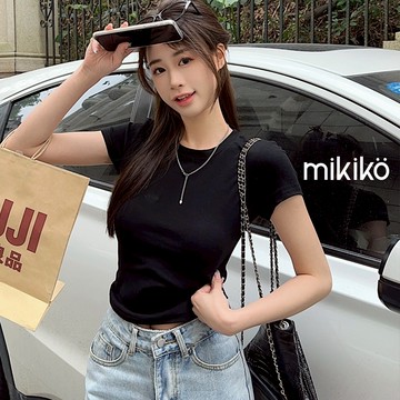 台灣現貨｜彈力薄素面圓領短袖t恤【T20370】彈力素t 純色t恤 打底上衣 合身t恤 素面上衣 黑色t恤 圓領