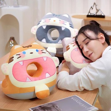 創意卡通大嘴貓午睡枕夏季冰絲涼感辦公室學生午休枕可拆洗趴睡枕