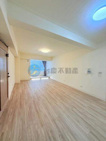 武廟商圈/捷運輕軌/低公設電梯華夏/三房附車位｜高雄市苓雅區福德二路