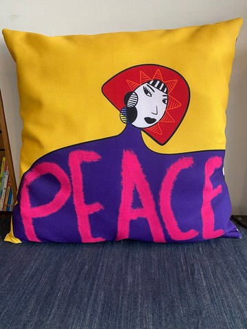 Peace 女抱枕