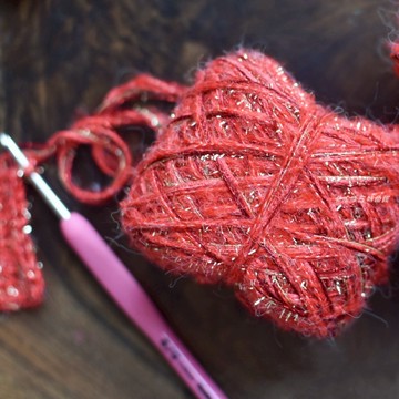 喜慶紅色鉤針毛線編織包 金線手混線毛線 金絲線粗毛線鉤針 金蔥線混色毛線出清 紅色紗線庫存毛線批發