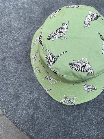 防潑水雙面寬簷漁夫帽  淺綠貓咪
