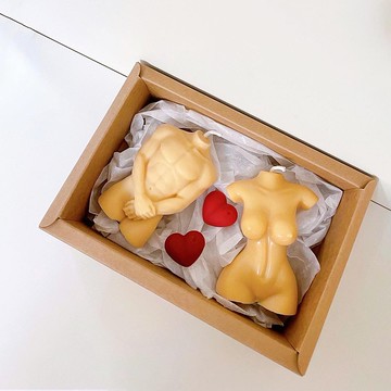 完美身材的人體蠟燭