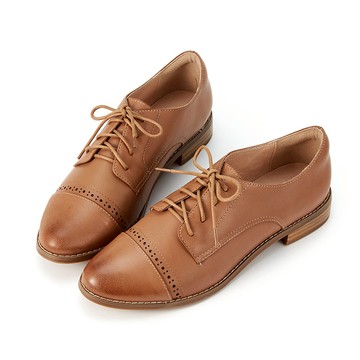 零碼[獨家訂製楦型] 全真皮橫飾沖孔拼接低跟德比鞋 棕色