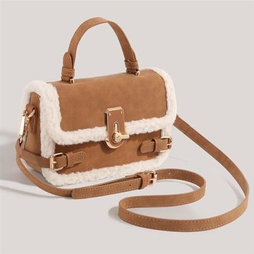 Jpqueen 秋冬搭配俏皮絨毛磨砂手提斜背包(棕色)