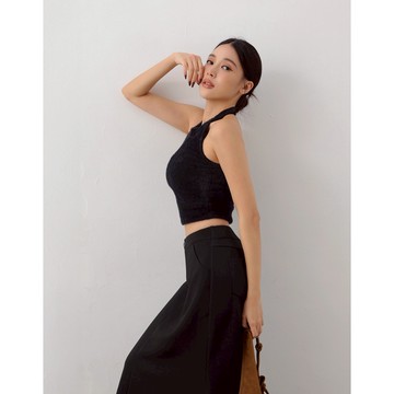 AIR SPACE LADY 前後兩穿絨毛感削肩短版背心(附胸墊)(黑/白) 女裝 現貨