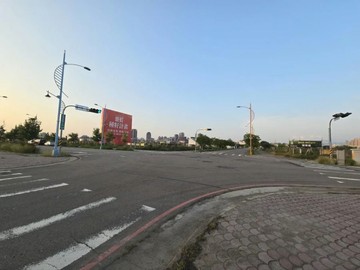 十三期|三面臨路超大面寬|2000坪建地(阿傳)｜台中市南屯區樂田段