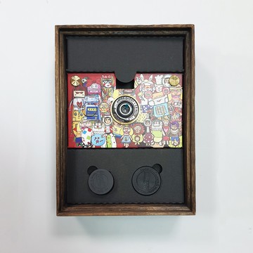 赤毛族角色圖案 紙可拍 數位相機 - 木盒版 附廣角及魚眼鏡頭