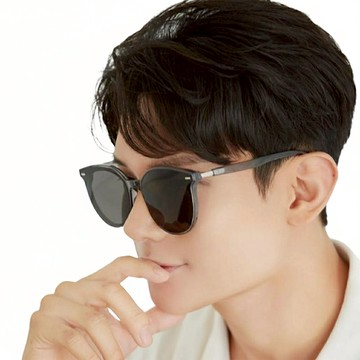 MELACME 偏光寬版圓形貓眼墨鏡 63 Teia 63 + 眼鏡盒  總寬147mm x 寬61mm x 高56mm  偏光灰