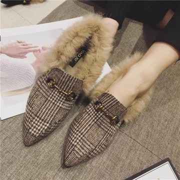 尖頭粗跟毛毛鞋女冬外穿加絨冬季瓢鞋2024新款一腳蹬中跟兔毛單鞋