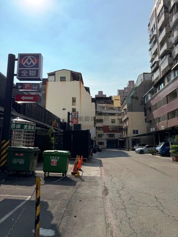 鳳新高中海洋商圈稀有四房公寓3樓｜高雄市鳳山區新泰街