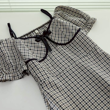 茶歇法式復古格紋性感露肩吊帶裙子女夏季顯瘦氣質中長款連衣裙