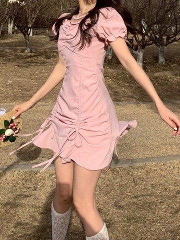 泡泡袖連衣裙溫柔風女裝新款夏季法式甜辣妹風小個子約會裙子