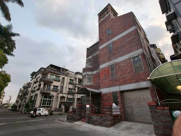 屏東少見稀有獨棟歐式車庫別墅｜屏東縣屏東市太原一路