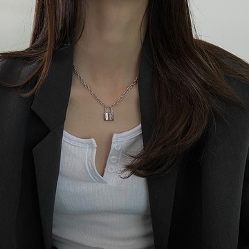 現貨-輕奢小眾鎖頭項鍊女毛衣鎖骨鏈ins潮嘻哈鍊子韓版男冷淡風蹦迪酷-D67