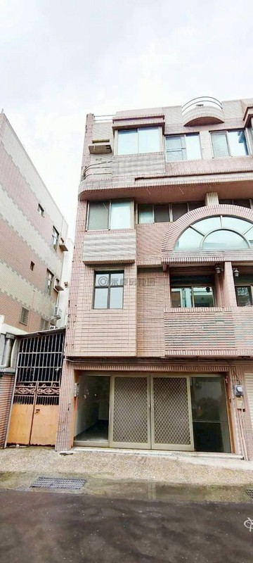 南區體育公園旁｜優質首選透天｜可店住合一｜台南市南區國民路