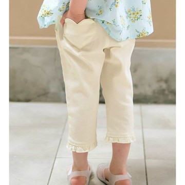 日本 apres les cours - 心型口袋小荷葉下襬8分褲-象牙白