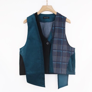 藍綠/壓花  - V彩格牛仔拼接絨背心 #U3054