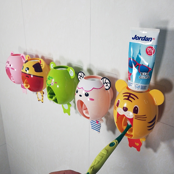 兒童自動擠牙膏器卡通可愛衛生間壁挂式 懶人擠牙膏神器免打孔