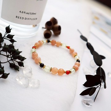 橙色月光石-葡萄石-橘紅瑪瑙│黃銅 彈性線 手鍊